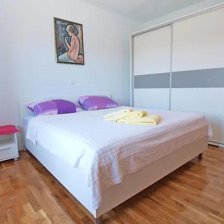 Marija 1211 *